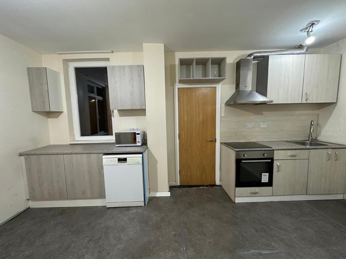 North London A Spacious 7 Bedroom House Accommodating Up To 18 People Complete With Own Gym And Table Tennis Ngoại thất bức ảnh