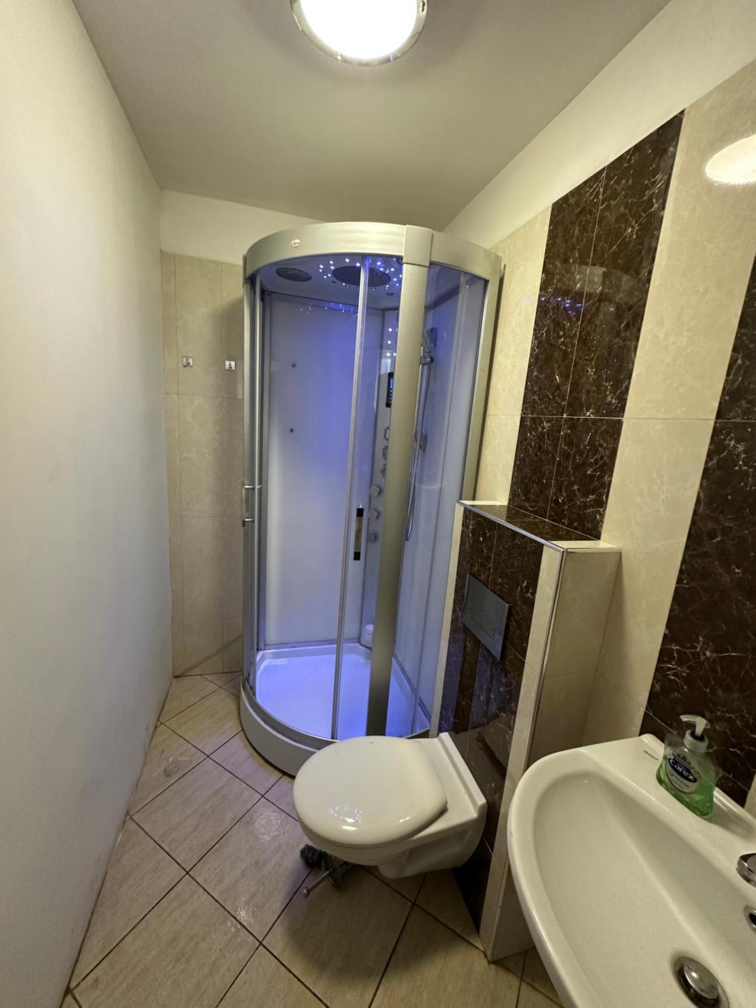 North London A Spacious 7 Bedroom House Accommodating Up To 18 People Complete With Own Gym And Table Tennis Ngoại thất bức ảnh
