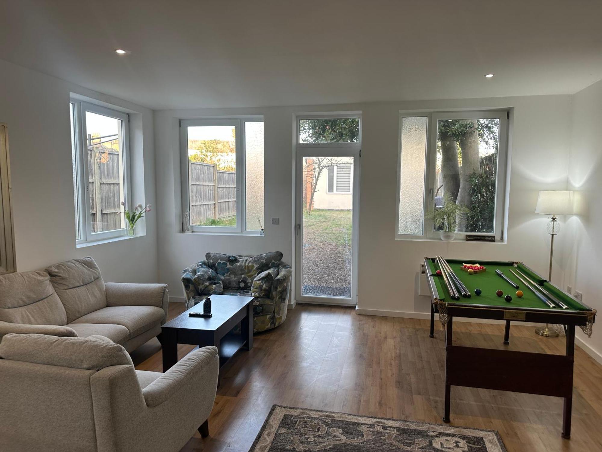 North London A Spacious 7 Bedroom House Accommodating Up To 18 People Complete With Own Gym And Table Tennis Ngoại thất bức ảnh