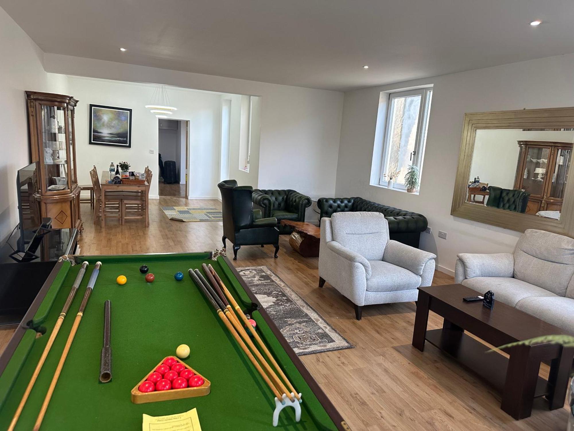 North London A Spacious 7 Bedroom House Accommodating Up To 18 People Complete With Own Gym And Table Tennis Ngoại thất bức ảnh